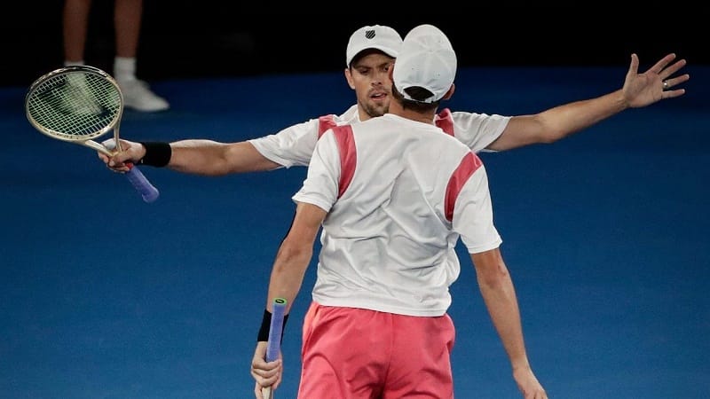 Nadal Passes Acid Test by Beating Dimitrov to Set Up Federer Clash on Sunday