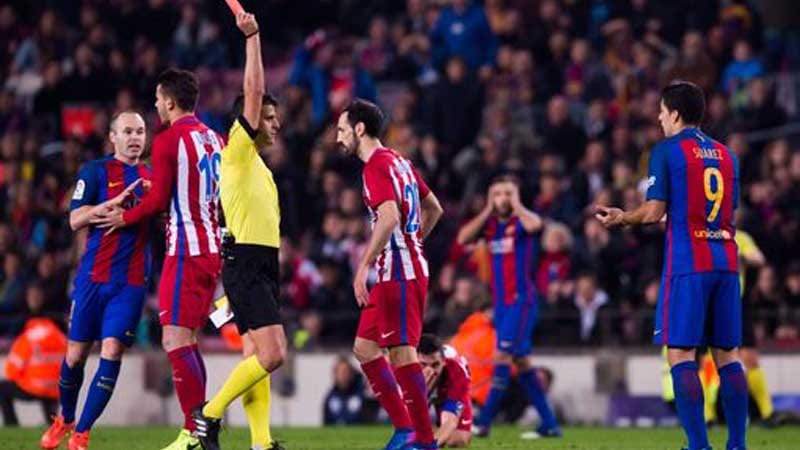 Suarez both the hero and villain as Barça reach Copa final